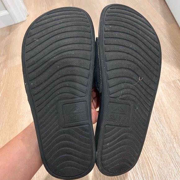 Reef slides - Picture 2 of 3